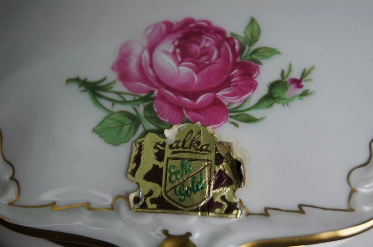 Porcelana Alka bomboniera różana piękność