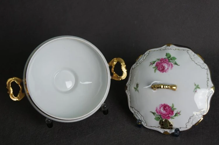 Porcelana Alka bomboniera różana piękność