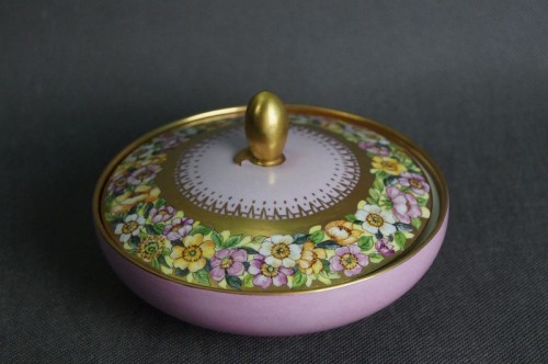 Porcelana Furstenberg ręcznie malowana kolekcjonerska bomboniera
