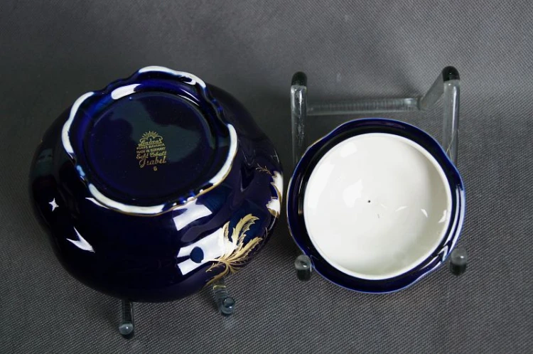 Porcelana Lindner bomboniera kobalt złocenia