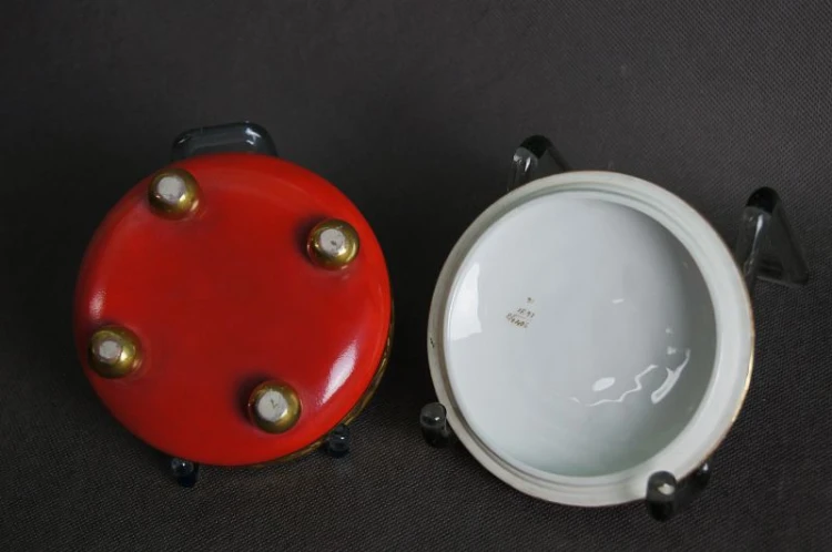Porcelanowa niespotykana czerwono złota bomboniera
