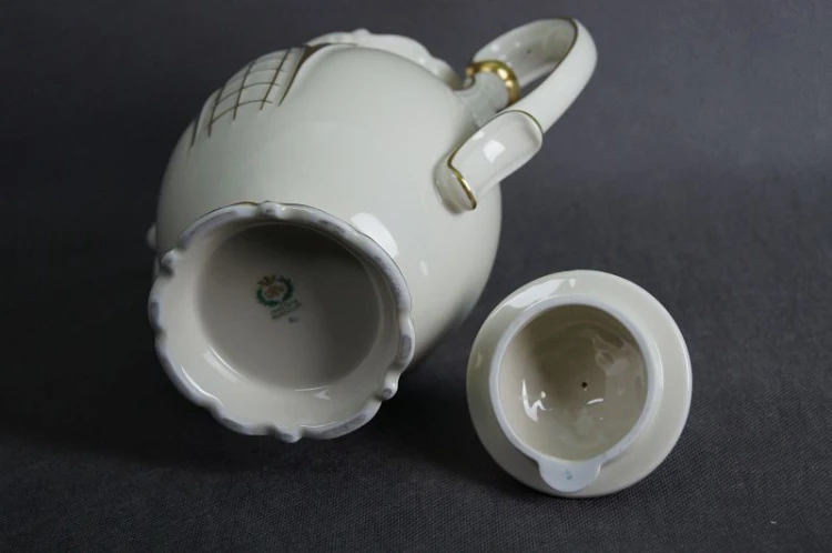 Porcelana Sorau - Żary Unikatowy dzbanek - imbryk Polecam !!!