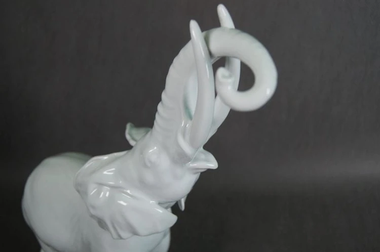 Porcelana Heubach Unikatowa duża figura słonia