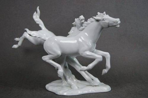 Porcelana Wallendorf - Dwa konie w galopie piękna figura !!!
