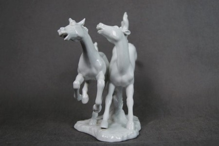 Porcelana Wallendorf - Dwa konie w galopie piękna figura !!!
