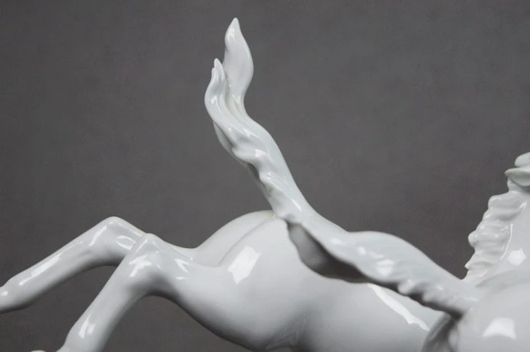 Porcelana Wallendorf - Dwa konie w galopie piękna figura !!!