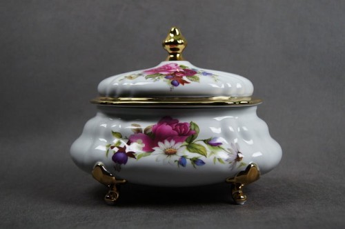 Duża imponująca bombonierka porcelana Kleiber