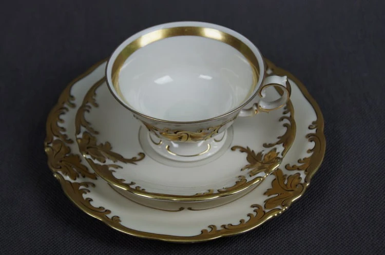 Porcelana Krister piękna szlachetna śniadaniówka