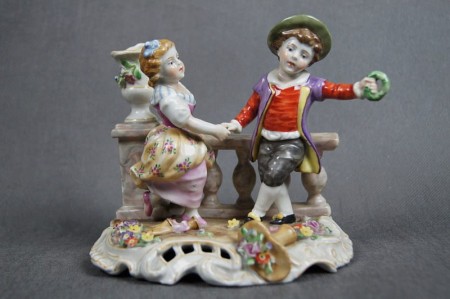 Stara porcelana Figura bawiących się dzieci wytwórnia Plaue