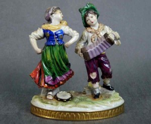 VOLKSTEDT - RUDOLSTADT FIGURA ROZTAŃCZONE DZIECI!