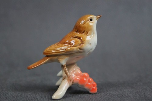 Figurka słowik rdzawy stara porcelana marka Goebel