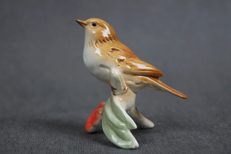 Figurka słowik rdzawy stara porcelana marka Goebel