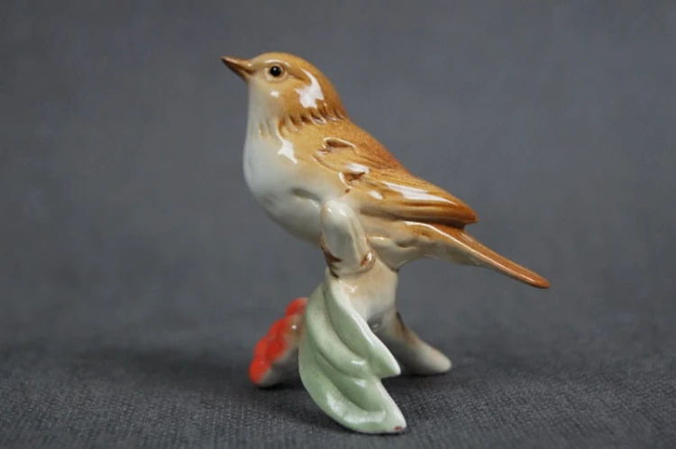 Figurka słowik rdzawy stara porcelana marka Goebel