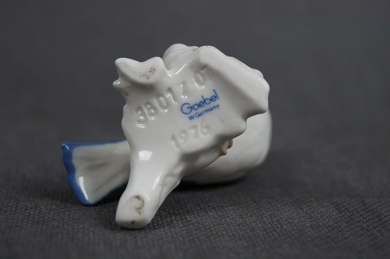 Mała figurka ptaszka stara porcelana marka Goebel
