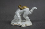 Kolekcjonerska porcelana figura baraszkujący amorek nr.1