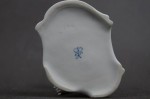 Kolekcjonerska porcelana figura baraszkujący amorek nr.2