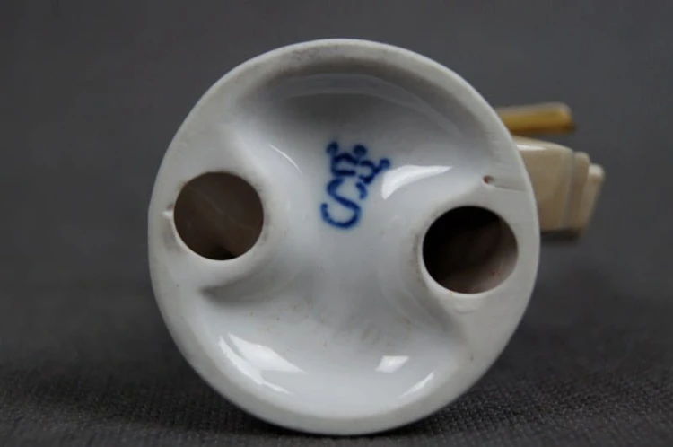 Porcelana Gräfenthal kontrabasista z kapeli