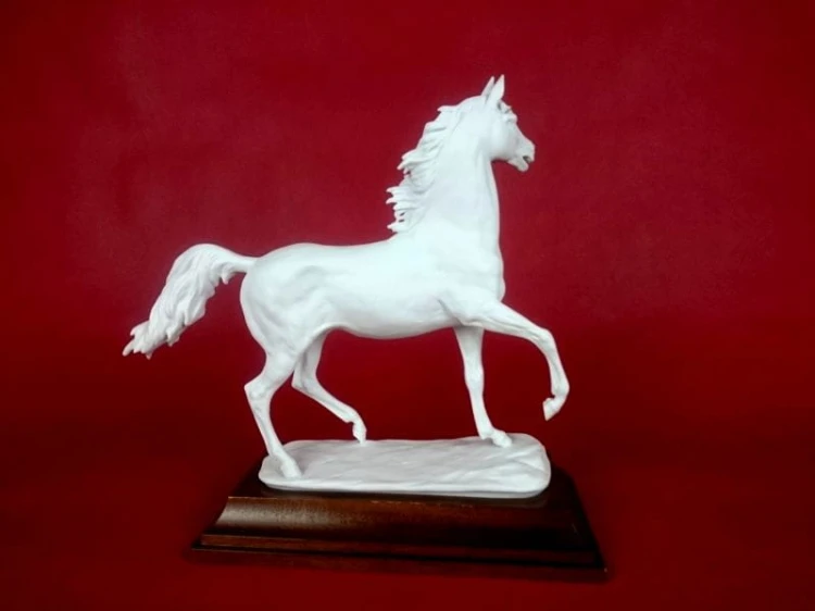 Porcelana Kaiser W. Gawantka duża Figura konia