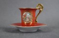 Porcelanowa czerwona filiżanka ze scenką do kolekcji