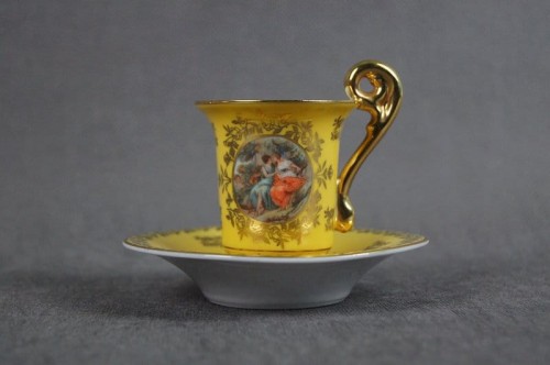 Porcelanowa żółta filiżanka ze scenką do kolekcji