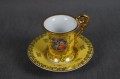 Porcelanowa żółta filiżanka ze scenką do kolekcji