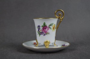Porcelana Tirschenreuth urocza filiżaneczka ze spodkiem 