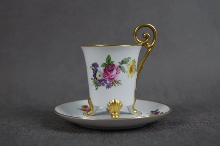 Porcelana Tirschenreuth urocza filiżaneczka ze spodkiem