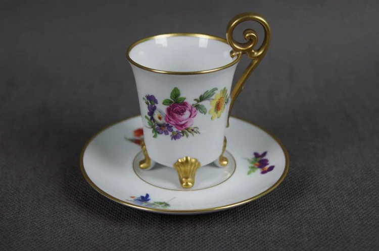 Porcelana Tirschenreuth urocza filiżaneczka ze spodkiem