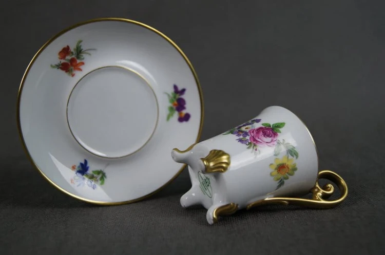 Porcelana Tirschenreuth urocza filiżaneczka ze spodkiem