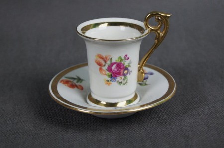 Kahla porcelanowa filiżanka ze spodkiem
