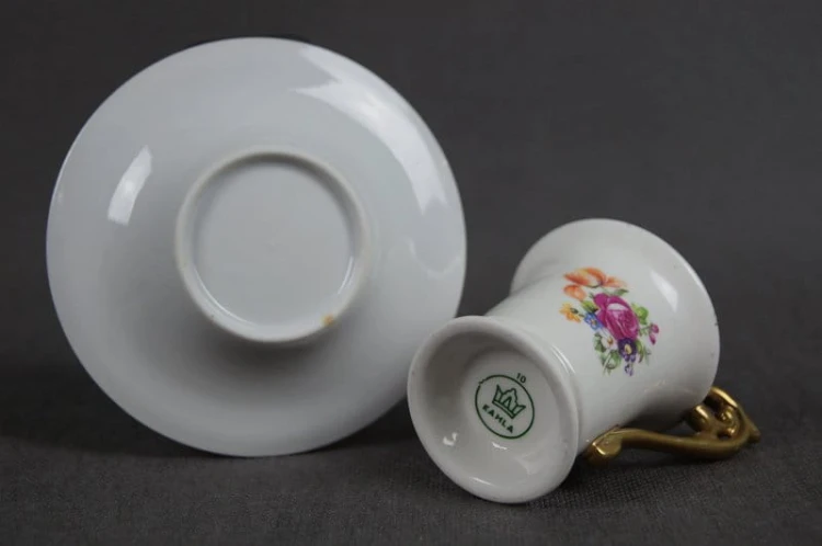 Kahla porcelanowa filiżanka ze spodkiem