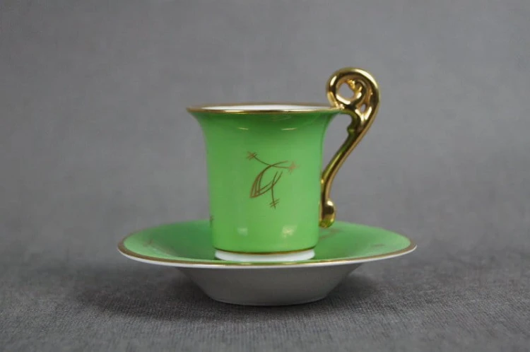 Porcelanowa filiżanka ze spodkiem do mokki