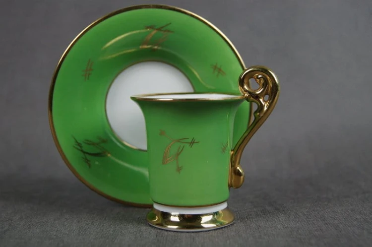 Porcelanowa filiżanka ze spodkiem do mokki