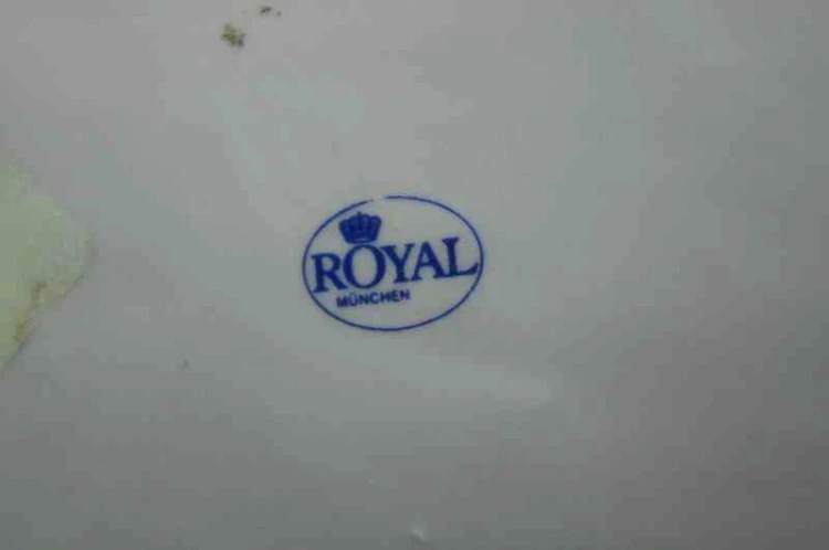 ROYAL MUNCHEN FIGURA ODPOCZYWAJĄCE DZIECI !