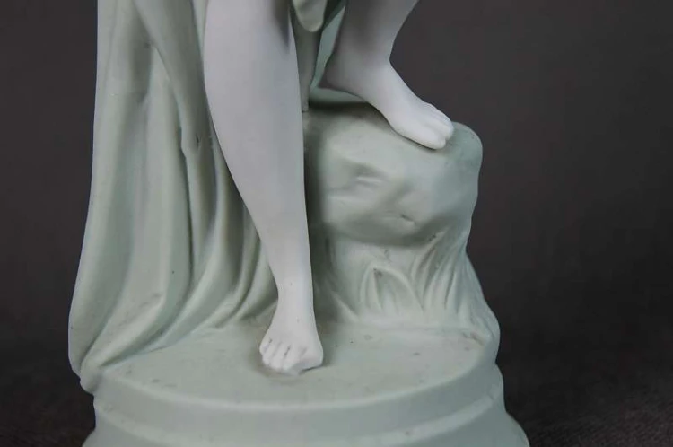 Naga Wenus porcelana biskwitowa figurka