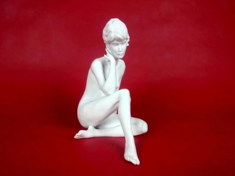Porcelana Kaiser W. Gawantka Akt kobiety