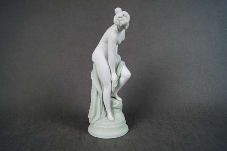 Naga Wenus porcelana biskwitowa figurka