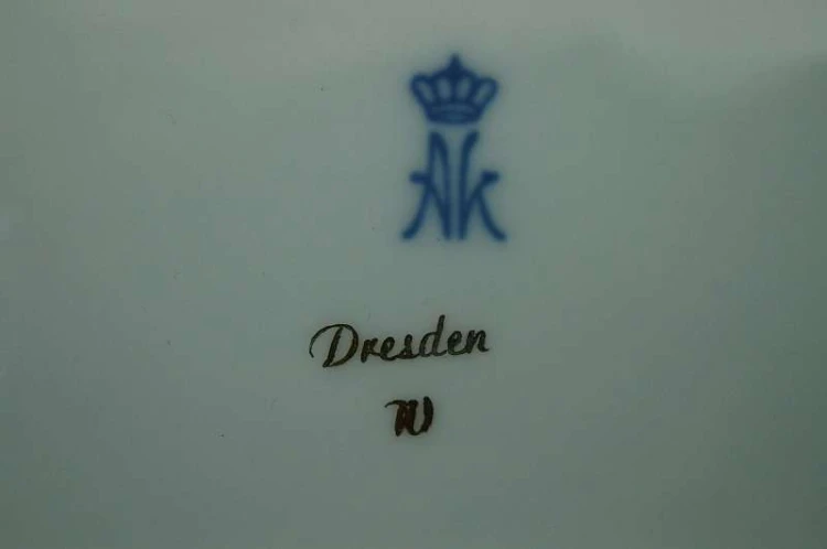 Porcelana Kaiser cudowna patera kwiaty złoto