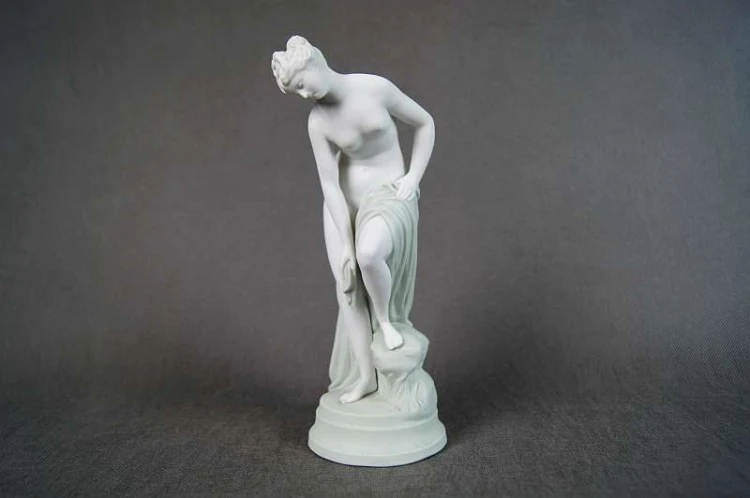 Naga Wenus porcelana biskwitowa figurka