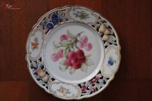 Schumann porcelana patera deserowa z owocami 1 