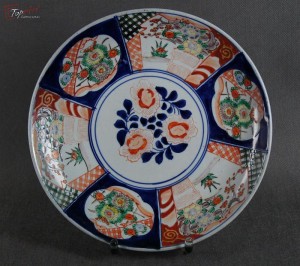 Japonia porcelana Imari kolekcjonerski  talerz 1