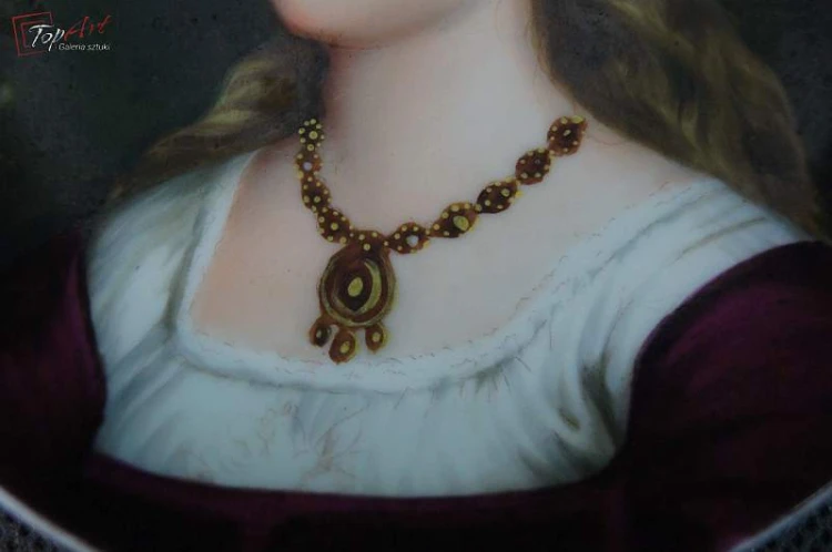 Portret miniatura młodej kobiety na porcelanie